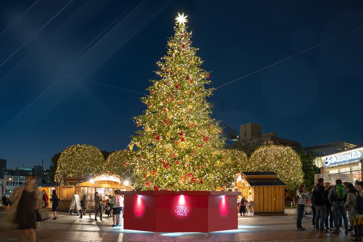 時計広場「全長約10mのクリスマスツリー」