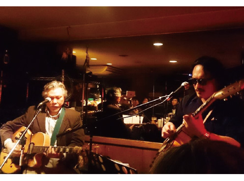 チャールズ豊田スィングバンド チャールズ豊田(G.Vo) じゅんけ(p) 中瀬久幸(B)